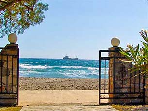Studios Stavris, Frangokastello, Crete directly at the beach